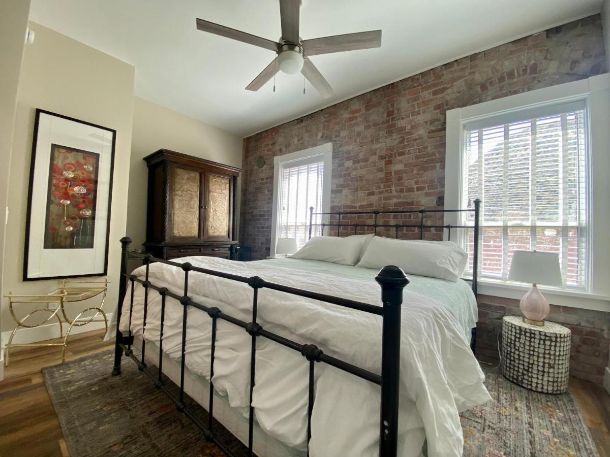Bisbee Brownstone Suites Exteriör bild