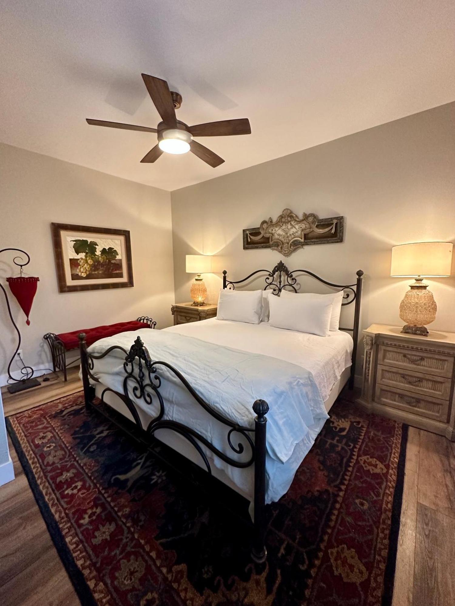 Bisbee Brownstone Suites Exteriör bild