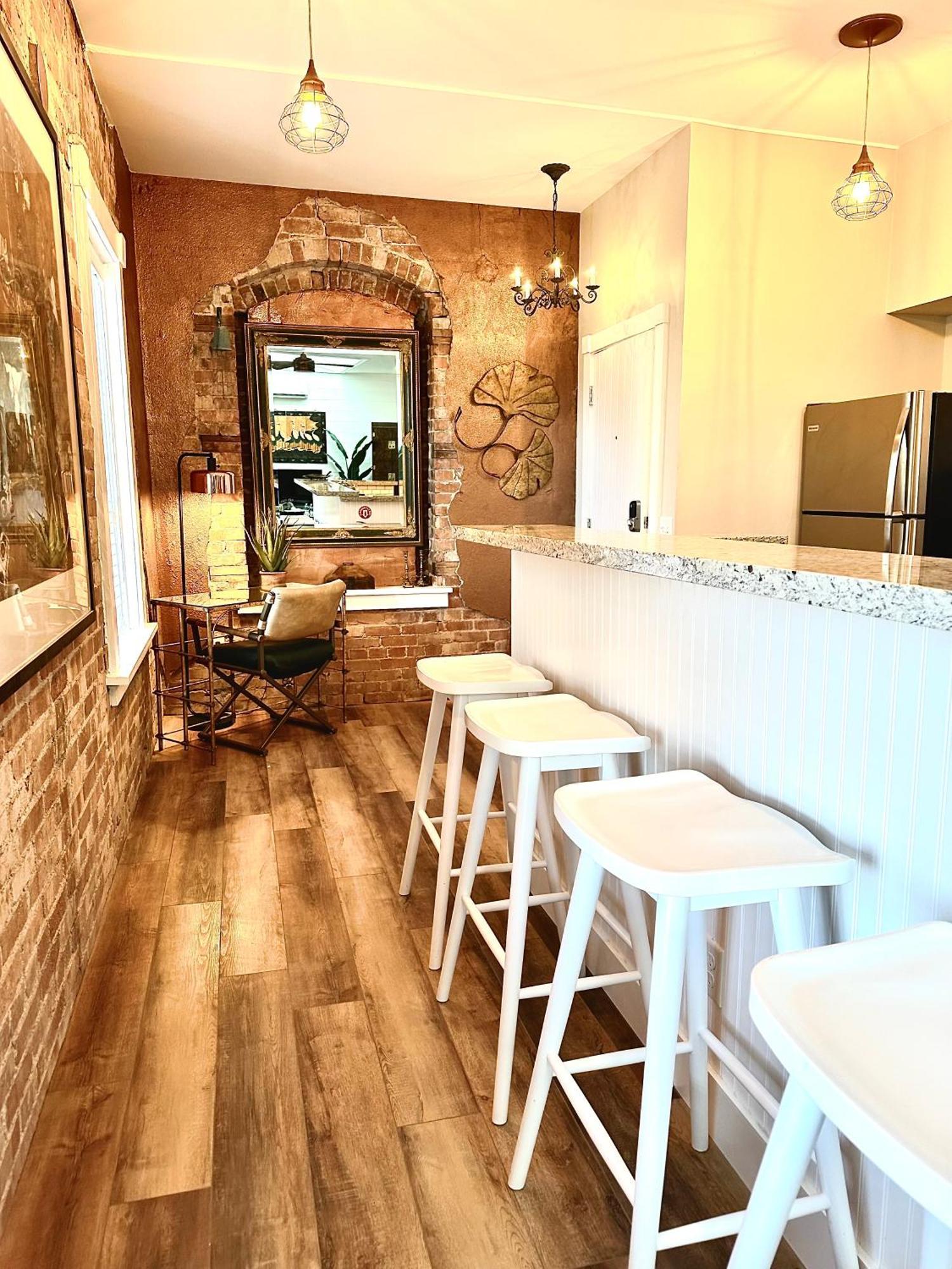 Bisbee Brownstone Suites Exteriör bild