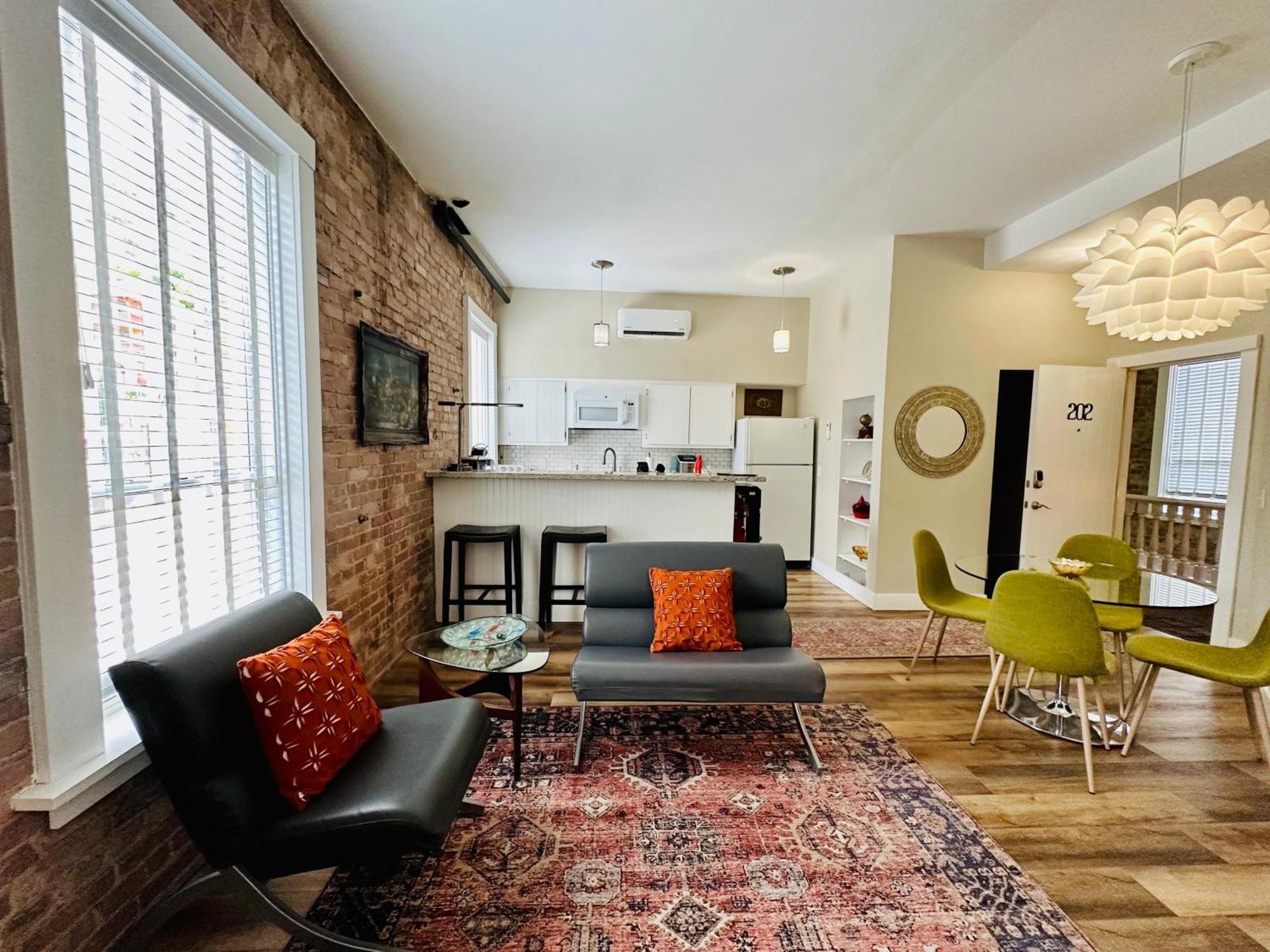 Bisbee Brownstone Suites Exteriör bild