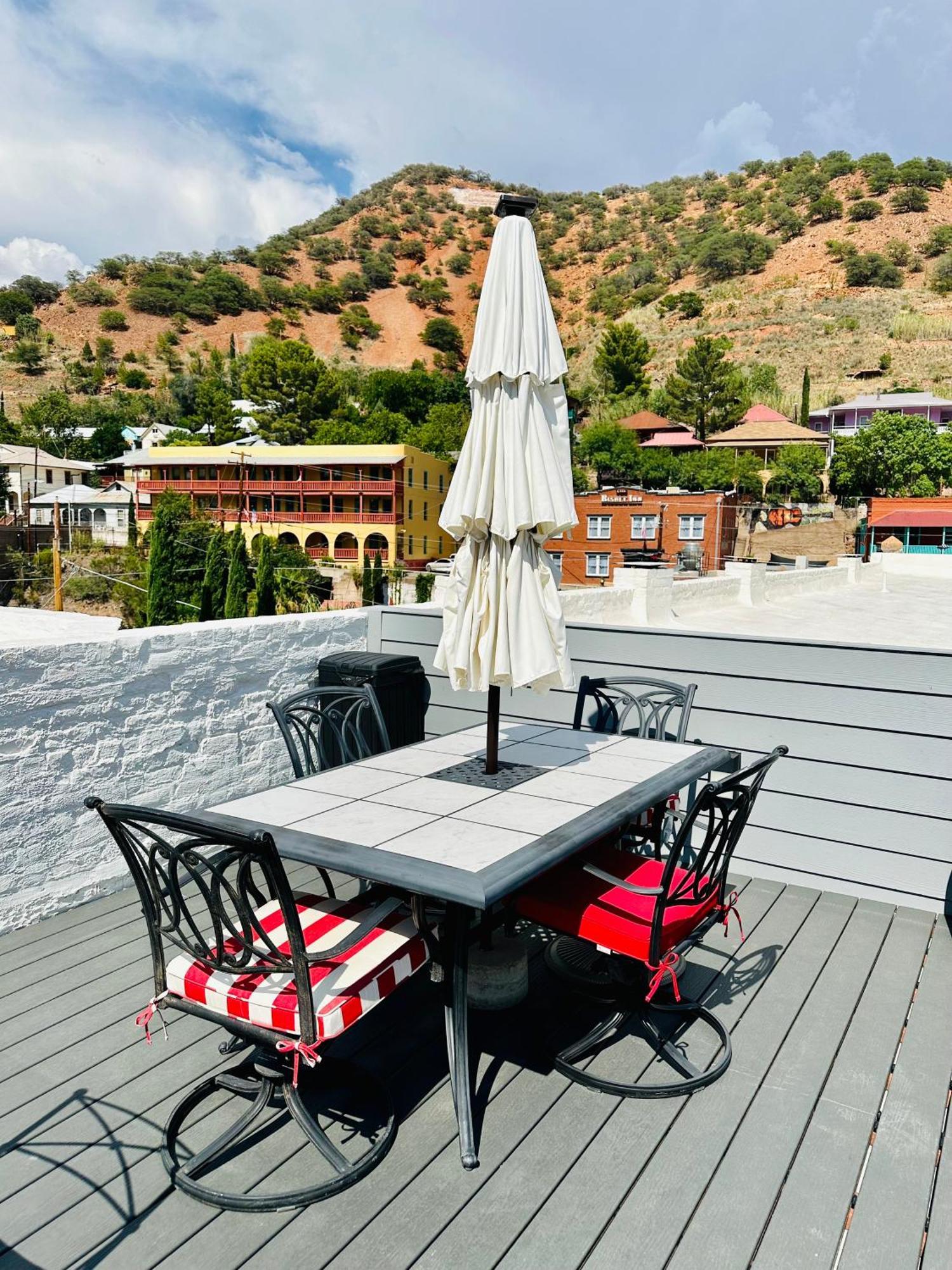 Bisbee Brownstone Suites Exteriör bild