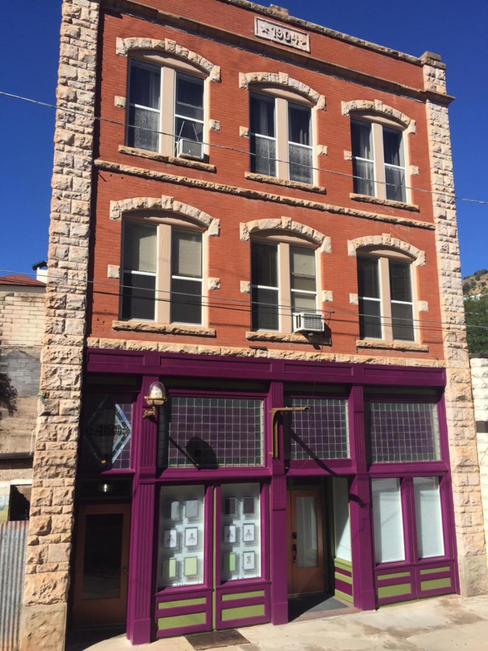 Bisbee Brownstone Suites Exteriör bild