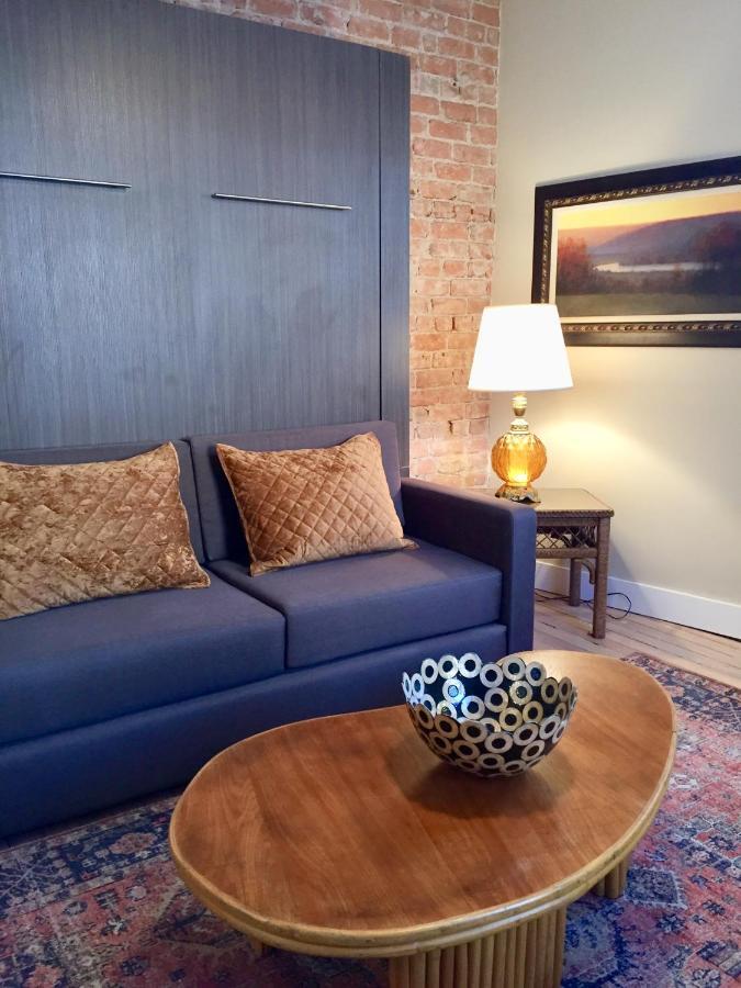 Bisbee Brownstone Suites Exteriör bild