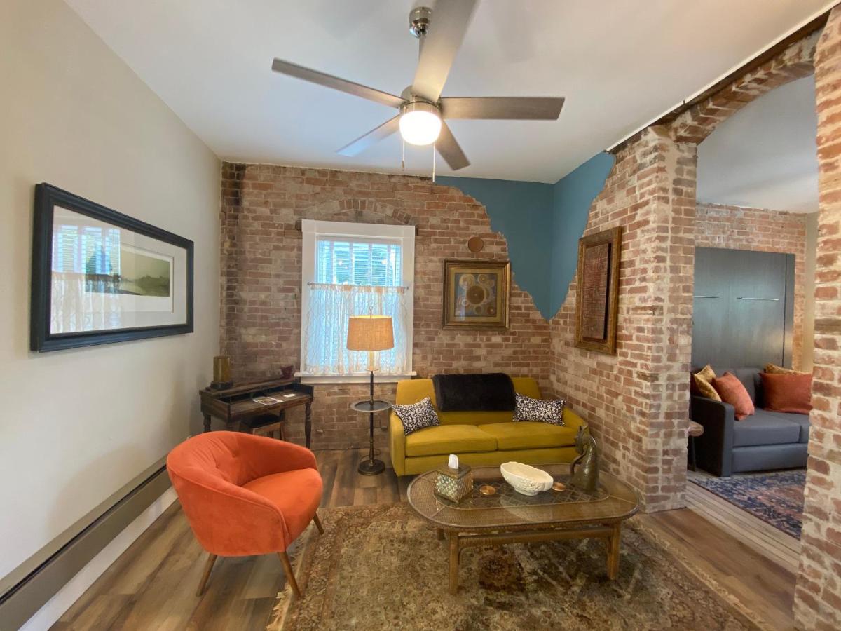 Bisbee Brownstone Suites Exteriör bild