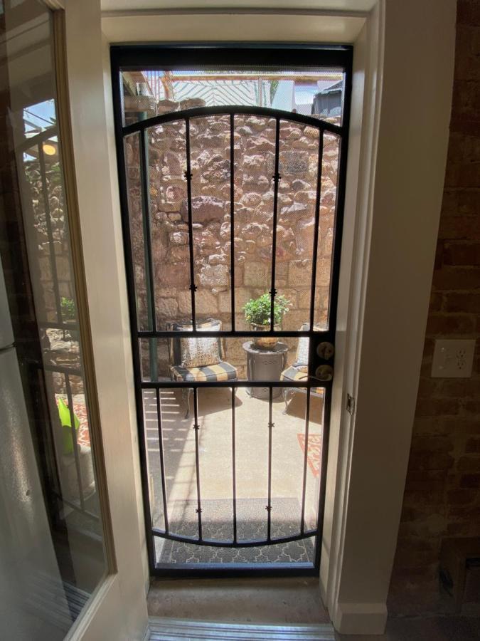 Bisbee Brownstone Suites Exteriör bild